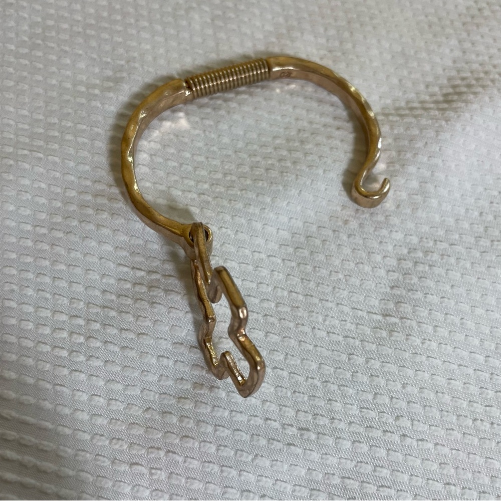 Source Unknown Gold Cross Bracelet - Picture 2 of 5